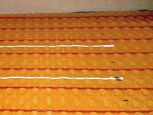 optocht sarcoom Meestal Ditra Heat Mat Installation: Ignore these two rules | DIYTileGuy